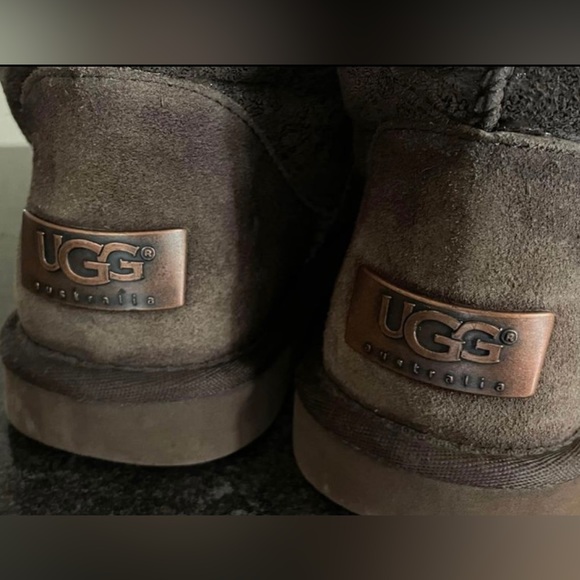 UGG Classic Tall Baroque Embossed Paisley Brown Boots #5852 - Size 6 - Picture 3 of 8